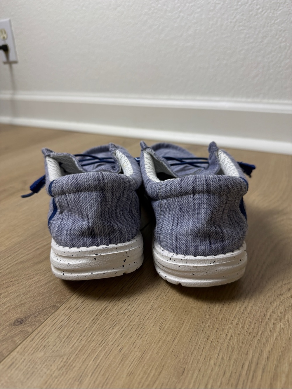 Hey Dude men’s Wally Knit Slip-On Sneakers in Heathered Blue size 9 - Picture 5 of 10
